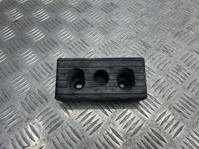 Подушка домкрата нижняя, поддомкратник 104588700B TESLA