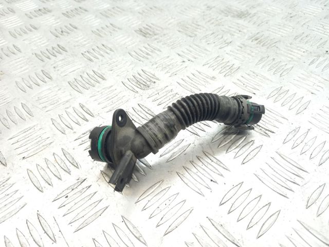 Трубка отвода картерных газов 11127584128 BMW