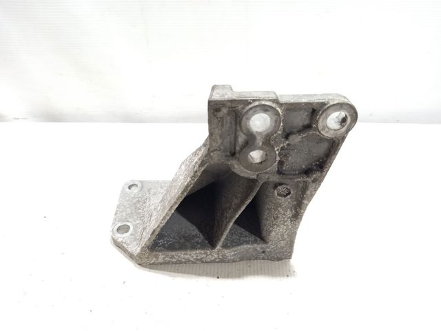 Кронштейн подушки (опоры) двигателя, правой 11232JK50A NISSAN