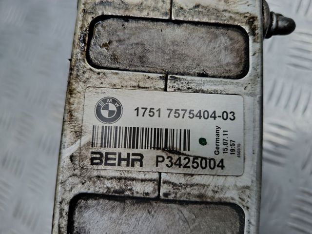Радиатор интеркуллера 13717575404 BMW