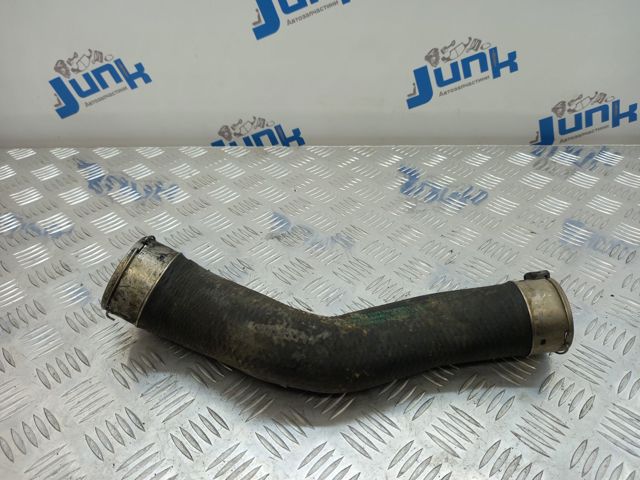 13718672108 BMW Патрубок интеркулера купить в Николаев