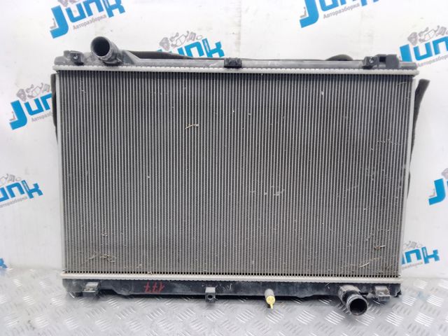 Радиатор водяной 1640031800 TOYOTA