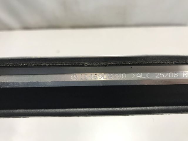 1646908280 MERCEDES Молдинг стекла заднего правый купить в Житомир