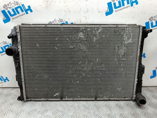 Радиатор охлаждения 17117593843 BMW