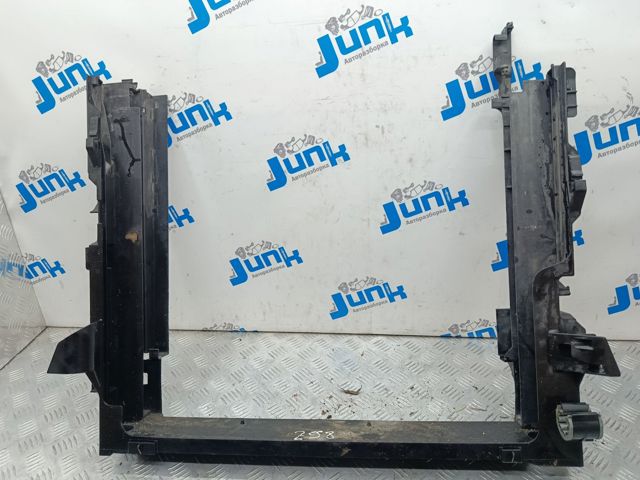 BMW 17118570841 Рамка крепления радиатора в наличии Чернигов