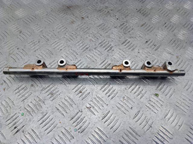 175216CB0A NISSAN Распределитель топлива (рампа) купить в Украина