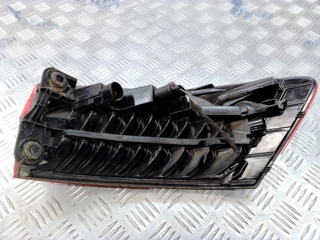 17A945095B Фонарь задний левый внешний купить Павлоград