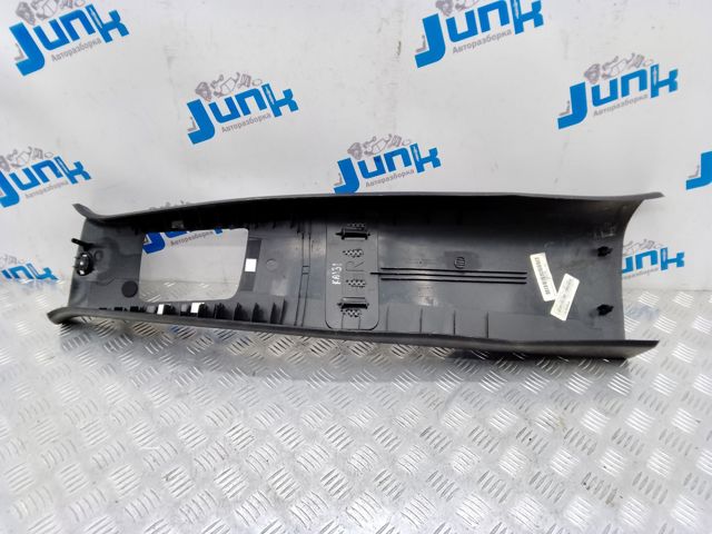 CHRYSLER 1UC98DX9AD Обшивка стойки кузова внутренняя средняя правая в наличии Черновцы