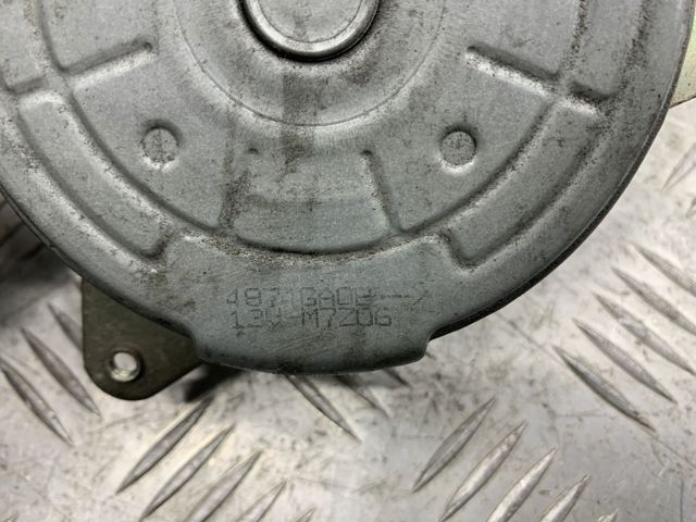 Мотор вентилятора системы охлаждения, левый 214874GA0B NISSAN