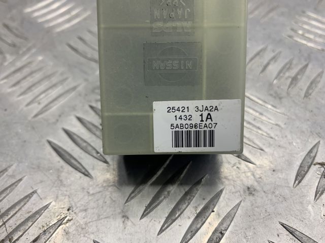 254213JA2A NISSAN купить в Ужгород