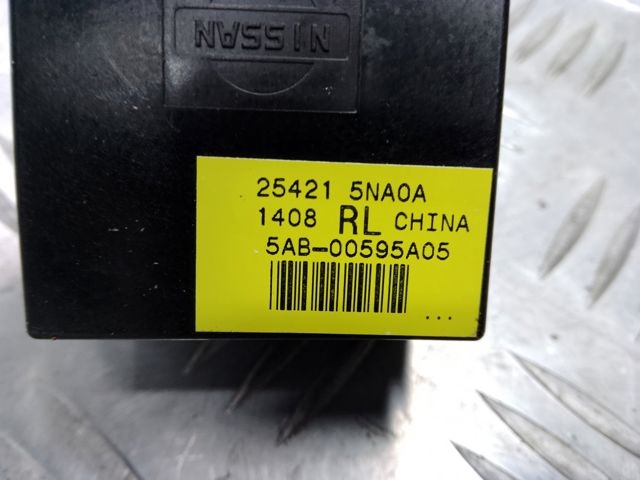 254215NA0A NISSAN Кнопка включения мотора стеклоподъемника задняя правая купить в Львов