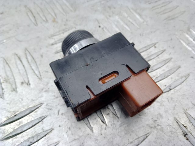 Кнопка включения обогрева сиденья 25500JJ50C NISSAN
