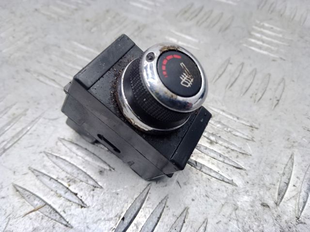 Кнопка включения обогрева сиденья 25500JJ51C NISSAN