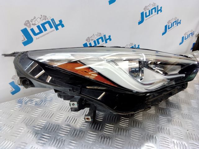 NISSAN 260105NA0A Фара правая в наличии Полтава