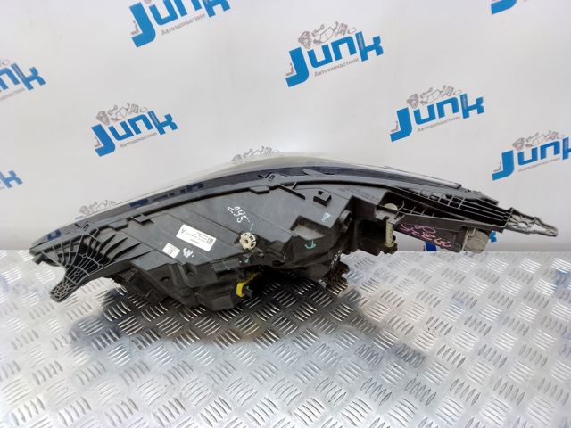 NISSAN 260105NA0A Правая фара в наличии Киев