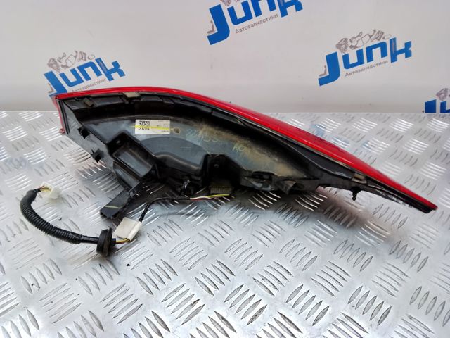 Задняя левая внешняя фара 265555NA0A NISSAN