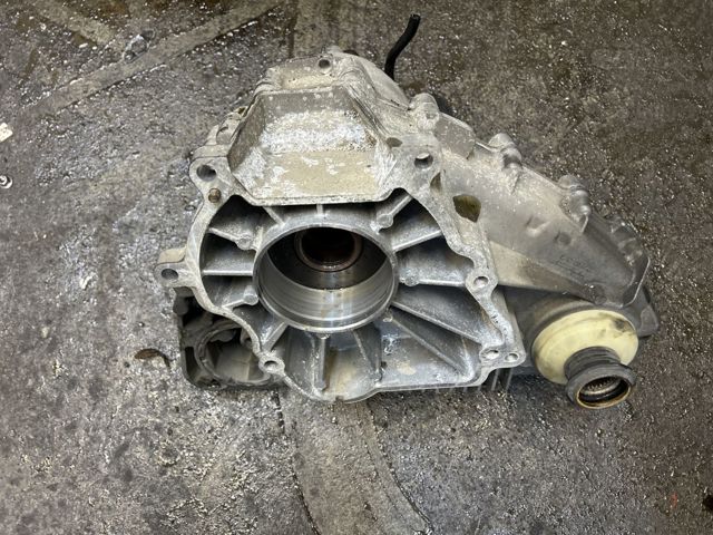 Коробка раздаточная (раздатка) 27107599890 BMW