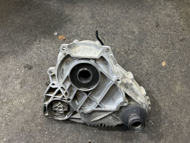 Раздатка, коробка раздаточная 27107643753 BMW