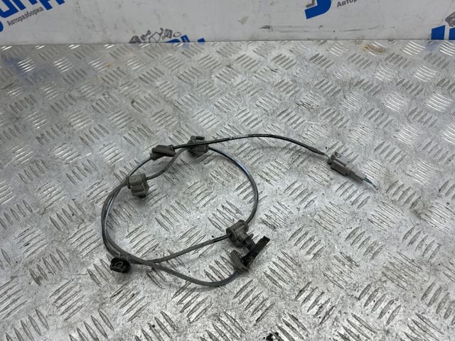 Датчик АБС (ABS) задний, правый 27540SG020 SUBARU