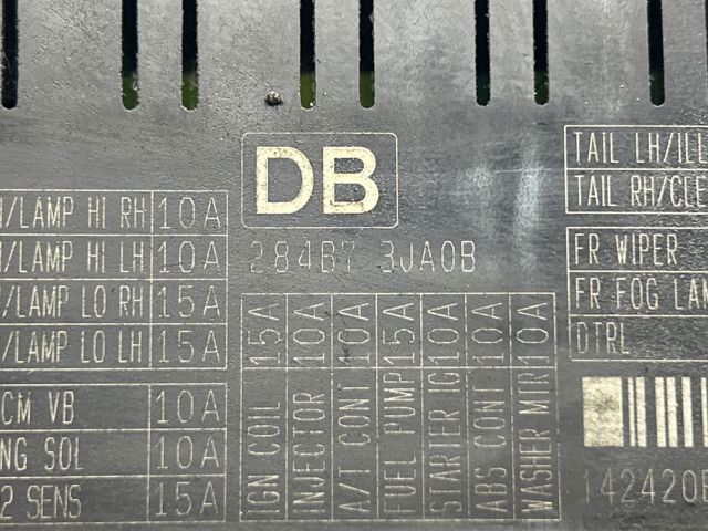Панель предохранителей 284B73JA0B NISSAN