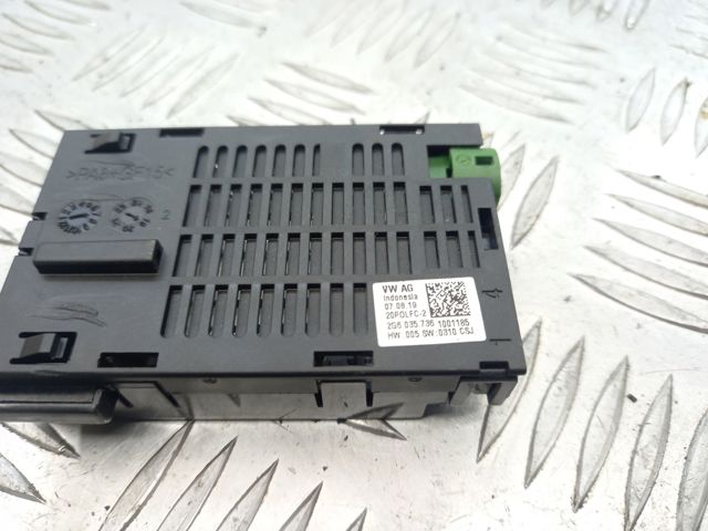 USB-разветвитель 2G6035736 VAG