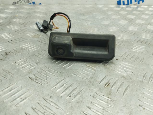Кнопка привода замка 3/5 двери (ляды)/крышки багажника 2GJ827566B VAG