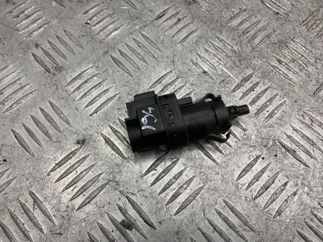 VOLVO 30773935 Датчик стоп сигнала в наличии Харьков