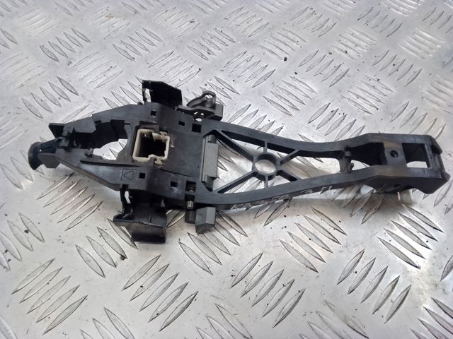 Держатель наружной ручки двери, передней правой 30784203 VOLVO