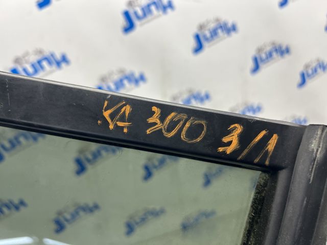 Стекло-форточка двери, задней, левой 30799288 VOLVO