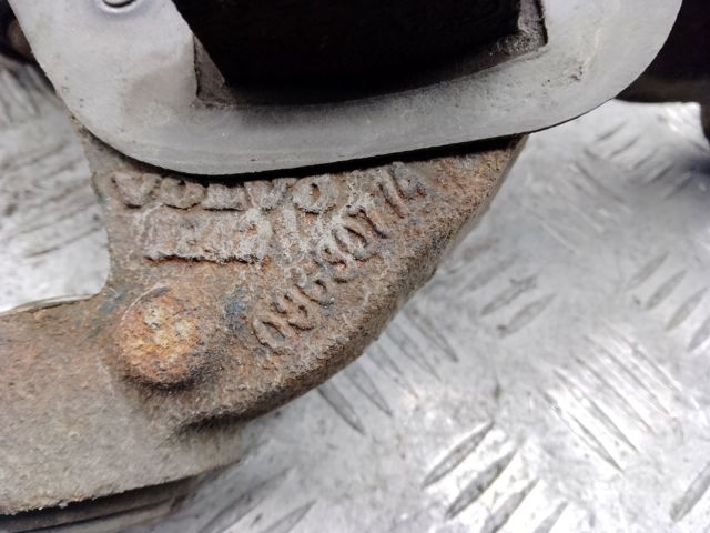 31277991 VOLVO Цапфа задняя левая купить в Ужгород