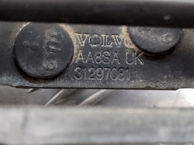 VOLVO 31335292 Петля задней двери в наличии Винница