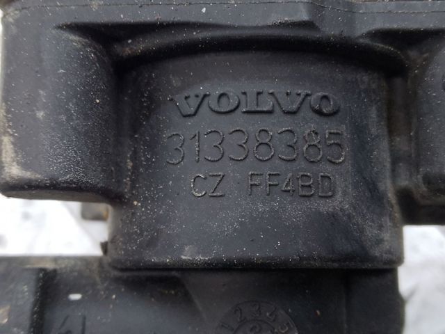 Регулирующий клапан охлаждающей жидкости 31338385 VOLVO
