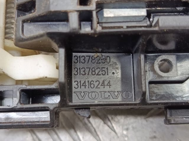 31378251 VOLVO Держатель наружной ручки двери передней левой купить в Черновцы