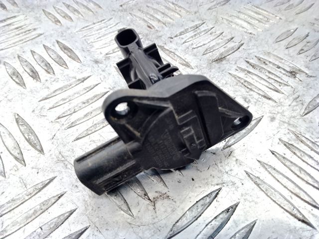 Датчик воздуха на впуске Volvo S60 3