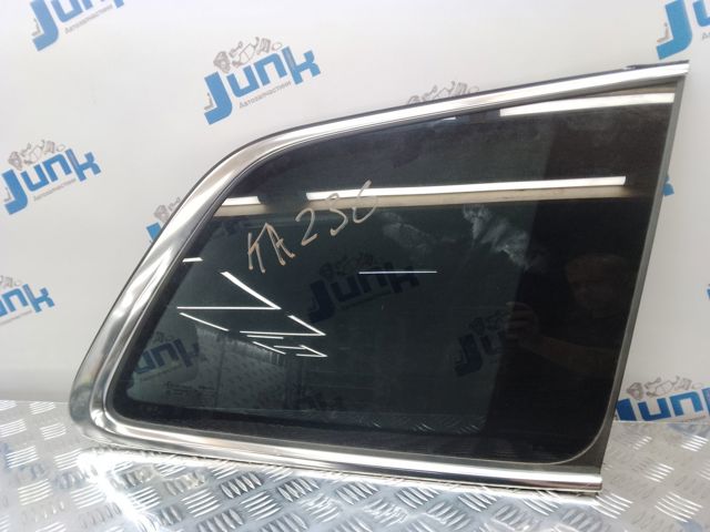 Стекло багажного отсека, правое 31468147 VOLVO