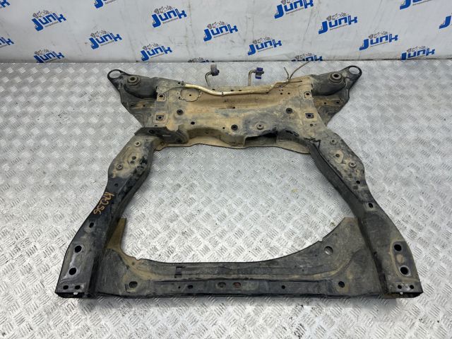 Поперечина передней подвески 32268633 VOLVO