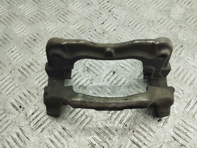 Скоба тормозного суппорта переднего 34116867312 BMW