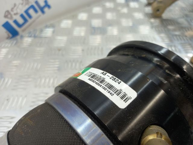 Стойка задняя, левая 37106858811 BMW