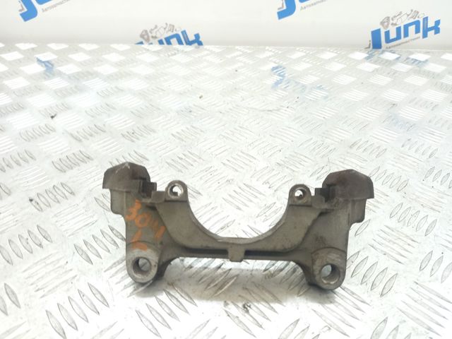 Направляющая скоба суппорта Ауди А4 Avant B8