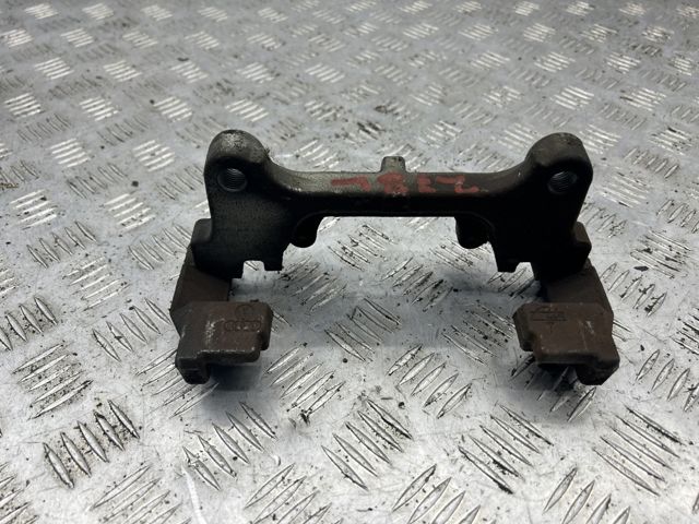 Кронштейн суппорта Volkswagen Passat CC B6