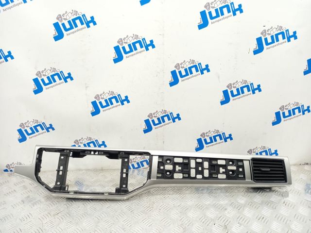 Решетка воздуховода правая 3CN858416JTNY VAG