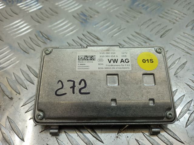 Камера заднего вида 3QD980654 VAG