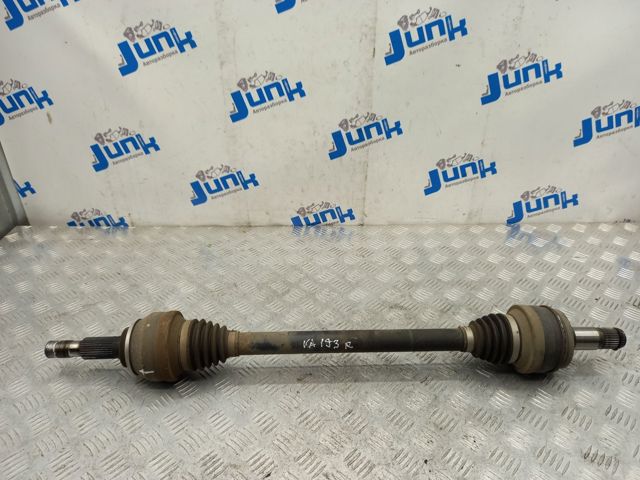 Полуось задняя, правая 4233050070 TOYOTA