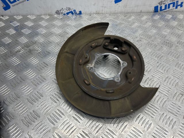 Кожух тормозного диска заднего левый 440301MB6A NISSAN
