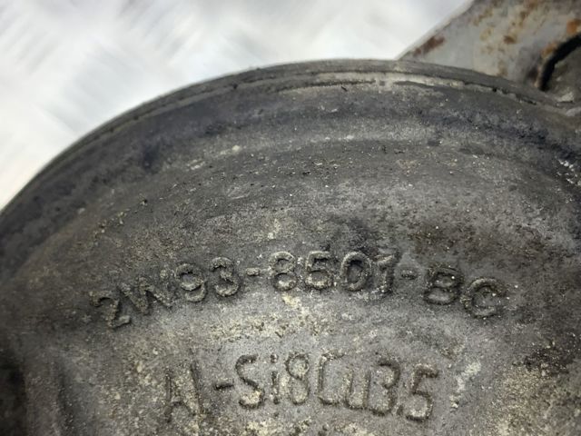 LAND ROVER 4575902 Помпа водяная (насос) охлаждения в наличии Тернополь