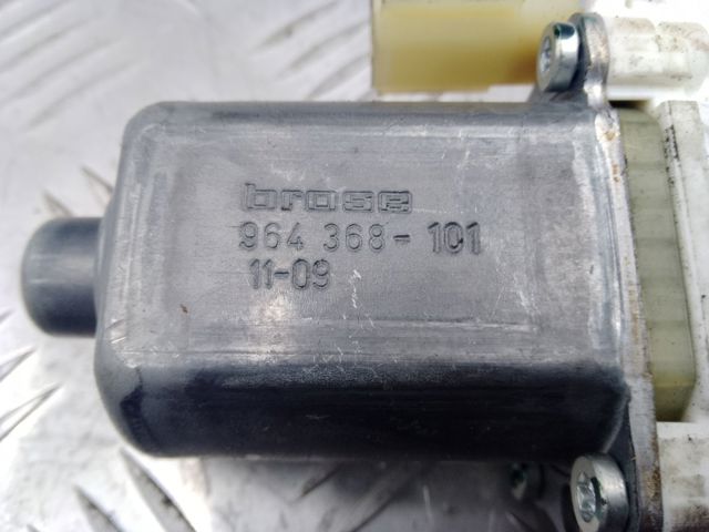 4589152AA CHRYSLER Мотор стеклоподъемника двери передней правой купить в Днепр