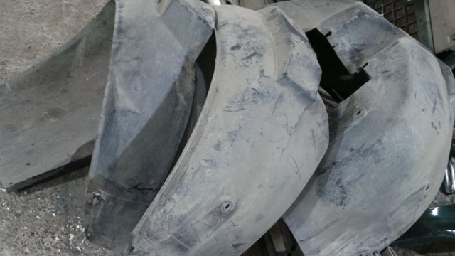 Подкрылок крыла заднего правый 4B0810172F VAG