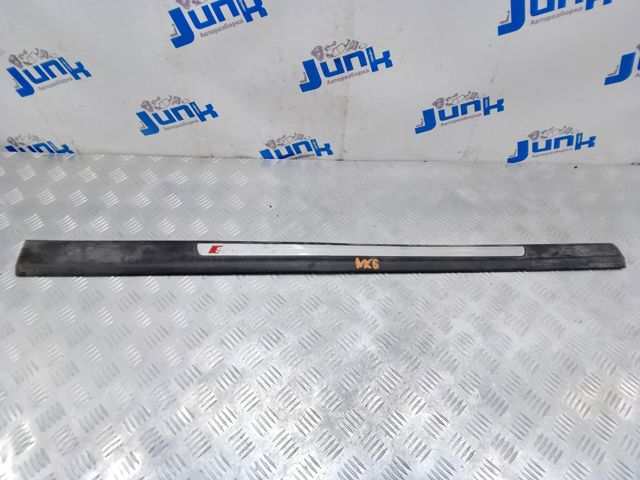Накладка наружняя (молдинг) порога, передняя правая 4F0853374K01C VAG