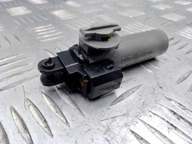 Амортизатор крышки бардачка 4F2880324 VAG