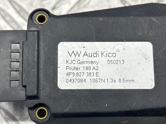 Актуатор замка задней двери 4F9827383E VAG